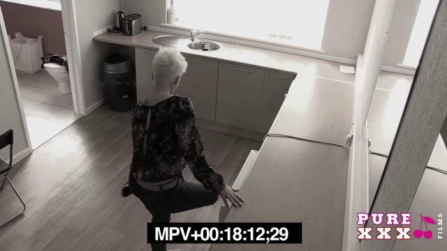 Превью Качок отшлепал бабу в чулках и довел ее до экстаза жарким проникновением № 14190