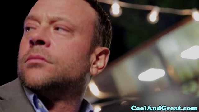 Превью Развратная баба соблазнила соседа на быстрый секс в саду № 16444