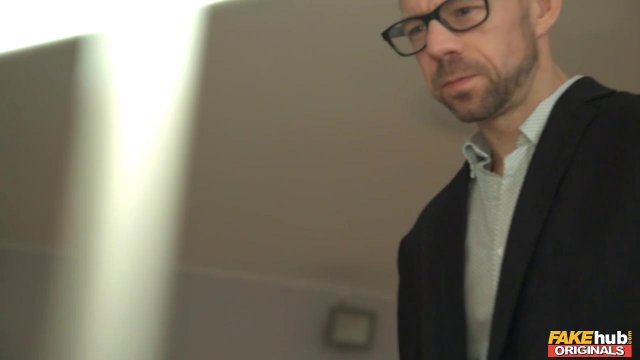 Превью Зрелый самец легко справился с двумя влажными пилотками № 35554