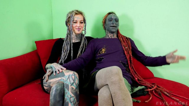 Превью Яркая неформалка любит секс со своим парнем во секс позах № 35615