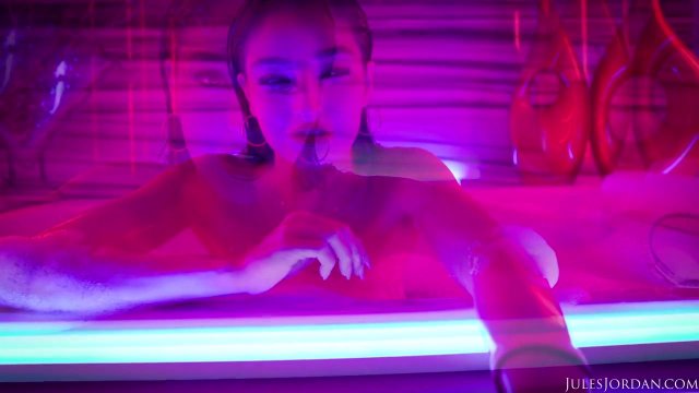 Превью Милая сучка сидит на лице парня и просит жаркого траха в письку № 36188